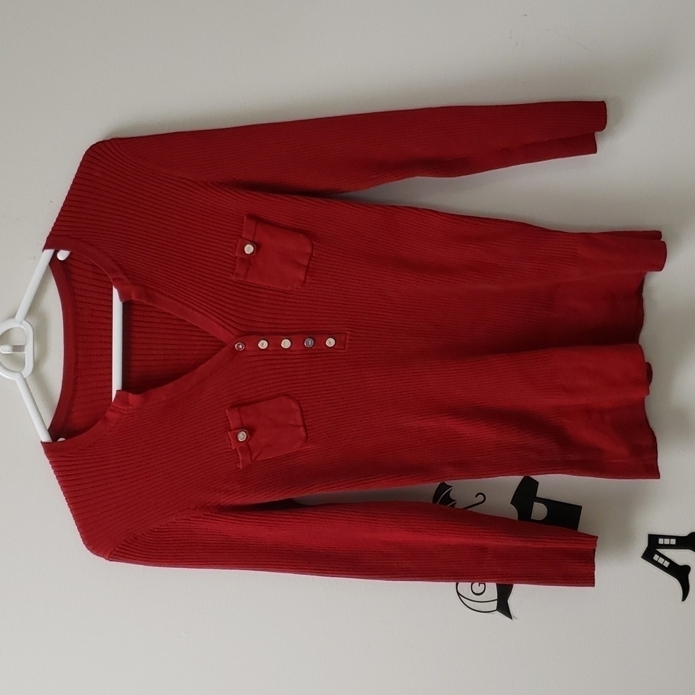Long Sleeve Red Pocketed Medium VNeck Top - Picture 2 of 6